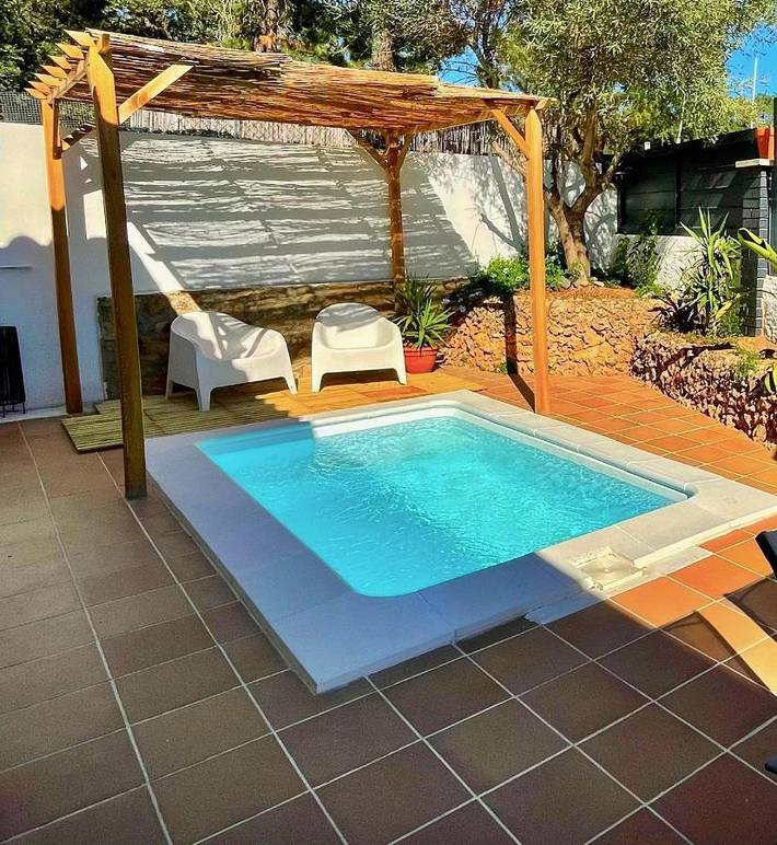 Maison d’hôte pour 12 personnes, avec Balcon et Terrasse ainsi que Jardin et Piscine à Lloret de Mar