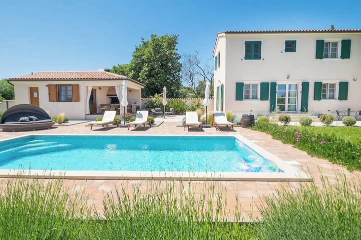 Ferienhaus für 5 Personen, mit Garten und Whirlpool, mit Haustier