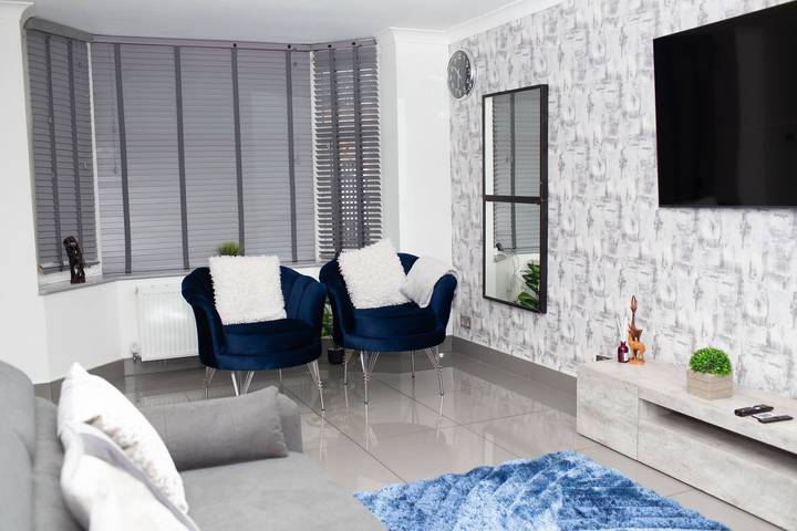 Vacation rental for 8 people, with hot tub in Manchester