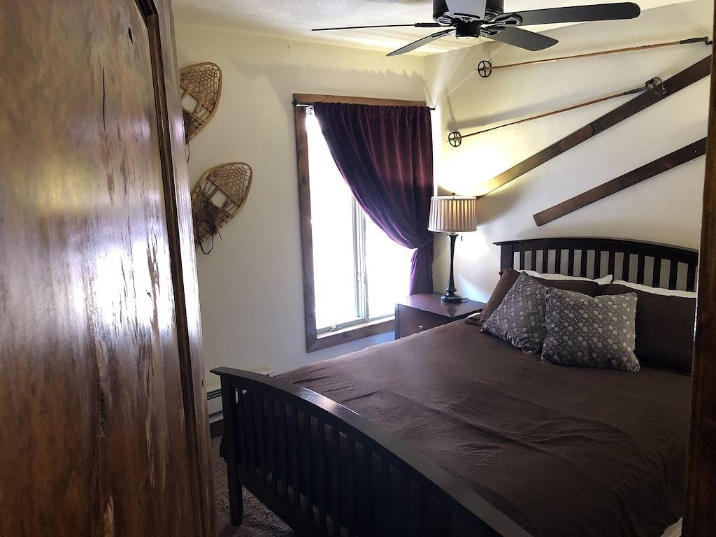 Ganze Wohnung, Lage, Lage ... Gegenüber vom Basis des Peak 9, mitten in der Stadt! in Arapaho and Roosevelt National Forests