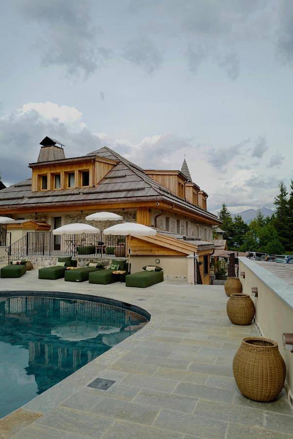 Hôtel pour 2 personnes, avec Jacuzzi et Terrasse ainsi que Jardin et Piscine