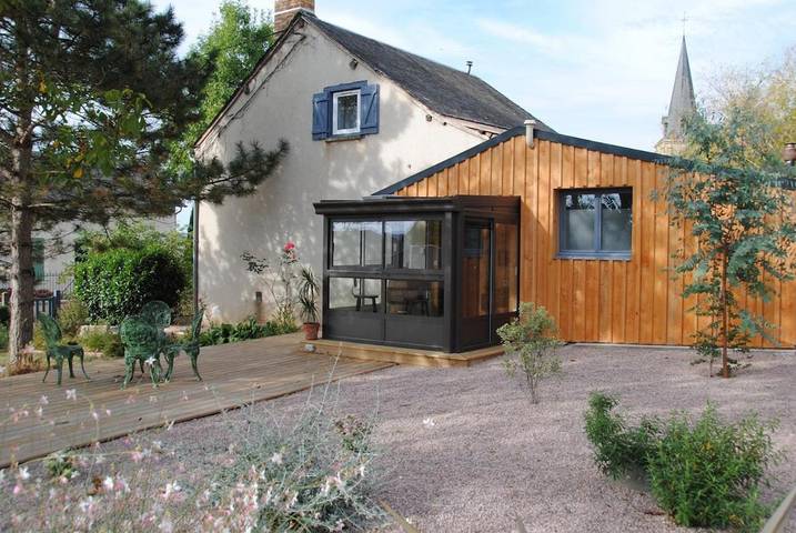Location de vacances pour 6 personnes, avec Terrasse et Jardin à Sens-Beaujeu