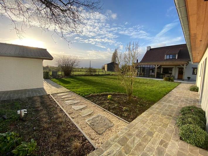 Location de vacances pour 2 personnes, avec Terrasse et Jacuzzi ainsi que Jardin et Sauna à Moorslede
