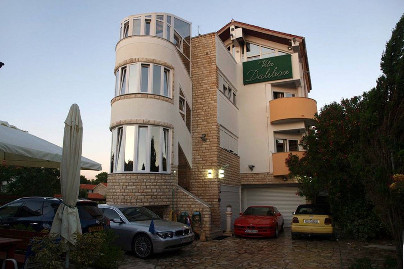 Ganze Wohnung, 2-Zimmer-Ferienwohnung mit Balkon und Meerblick Nin (Zadar) A-5858-b in Nin, Zadar