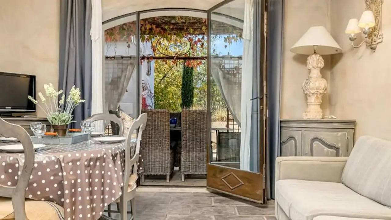 Appartement de vacances entier, Ferienwohnung für 4 Personen (53 m²) in Commune d'Oppède in Oppède, Parc naturel régional du Luberon