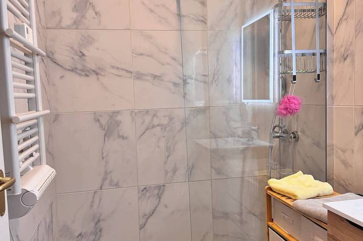 Ganze Wohnung, Mitten im Herzen von Valence! 3-Zimmer-Wohnung, ideal für Familien und Geschäftsreisen in Valence, Valence und Umgebung