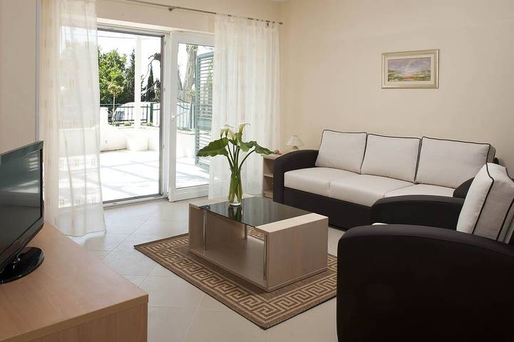Ferienhaus für 10 Personen, mit Whirlpool und Balkon - 1