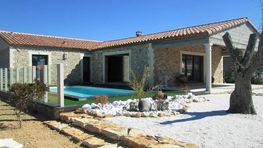 Location de vacances pour 8 personnes, avec vue ainsi que jardin et piscine à Félines-Minervois - 4