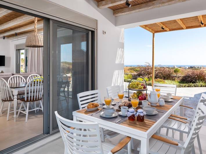 Ferienhaus für 8 Personen, mit Balkon und Terrasse sowie Garten und Pool