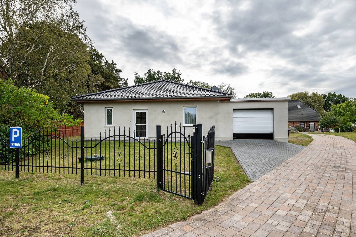 Ferienhaus 'Moderner Bungalow, Rollstuhlgerecht' mit Privatterrasse in Tarnow, Mecklenburgische Seenplatte