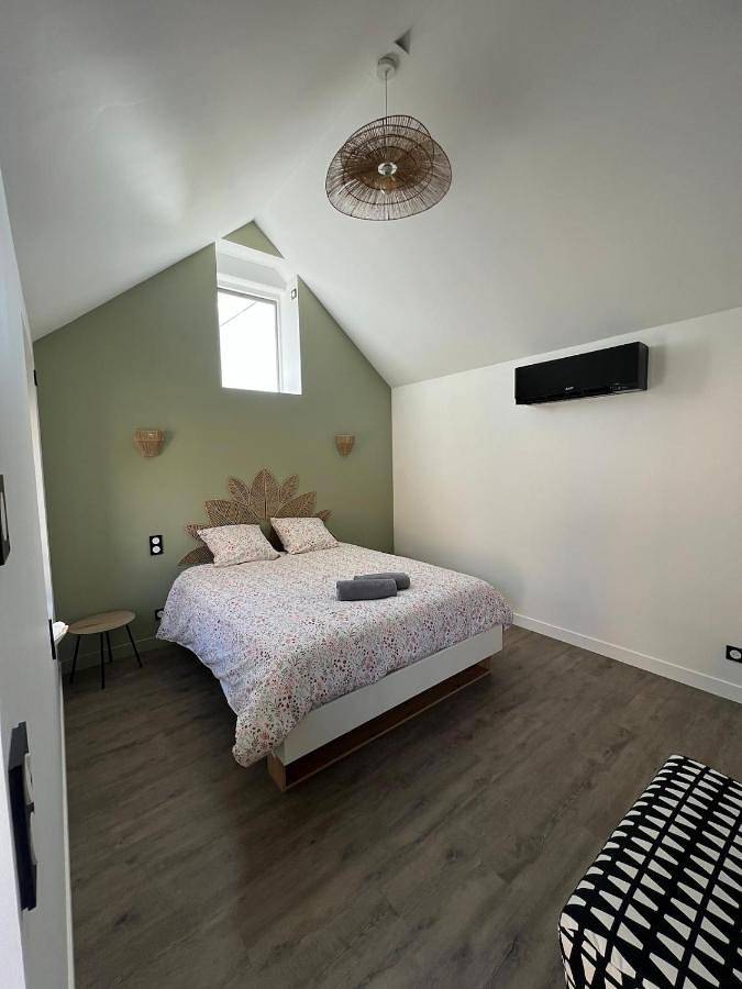 Gîte pour 3 personnes, avec Terrasse ainsi que Jardin et Vue dans Meurcé