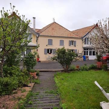 Gîte pour 4 personnes, avec piscine et jardin à Bernay-Saint-Martin