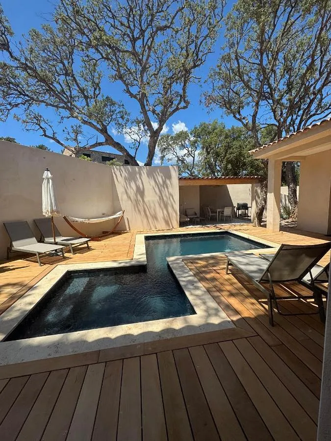 Chalet para 9 personas, con jardín además de piscina y vistas - 1