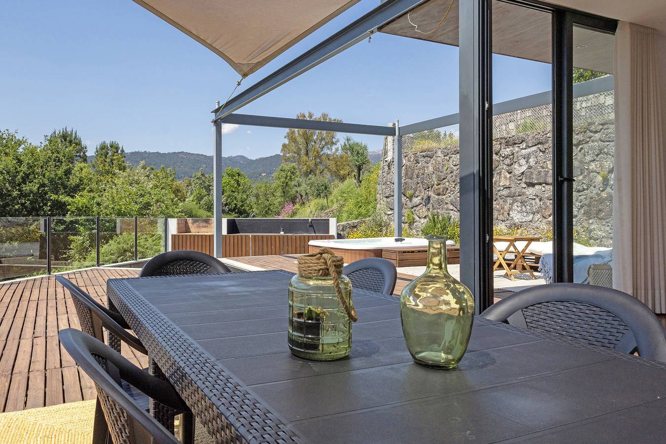 Casa vacanze 'Villacella - Gerês' con vista sulle montagne, Wi-Fi e aria condizionata in Louredo, Distretto de Braga