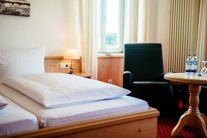 Hotel für 2 Personen, mit Garten und Balkon sowie Ausblick in Bad Abbach - 2