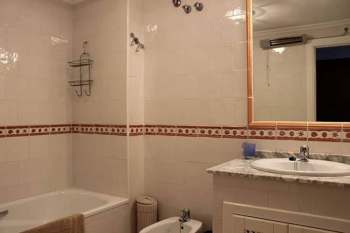 Appartement entier, Villamartin 2 Bed Apartment, Golf, Beaches, Good Food and Sunshine!!! in Villamartín (Orihuela), Orihuela