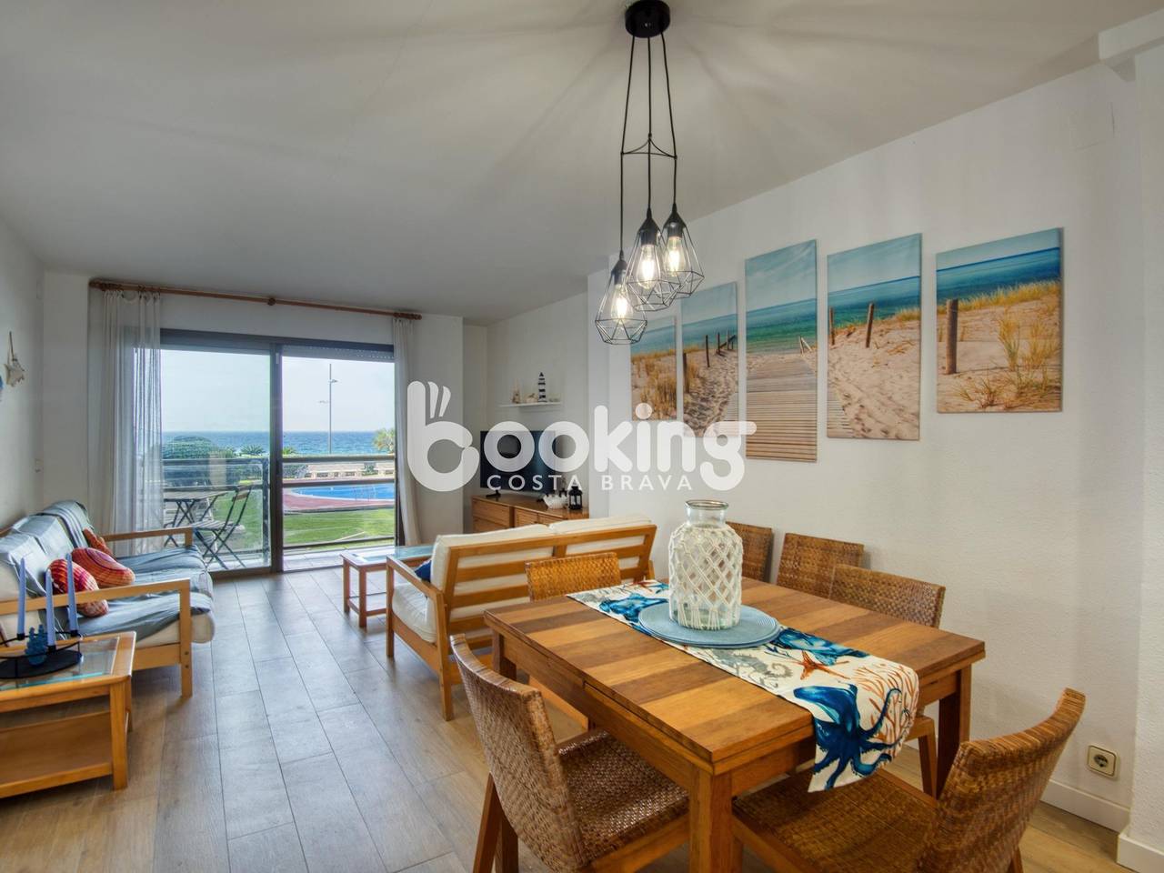 Ganze Ferienwohnung, Apartment on the seafront avenue of Sant Antoni with parking in Calonge, Costa Brava