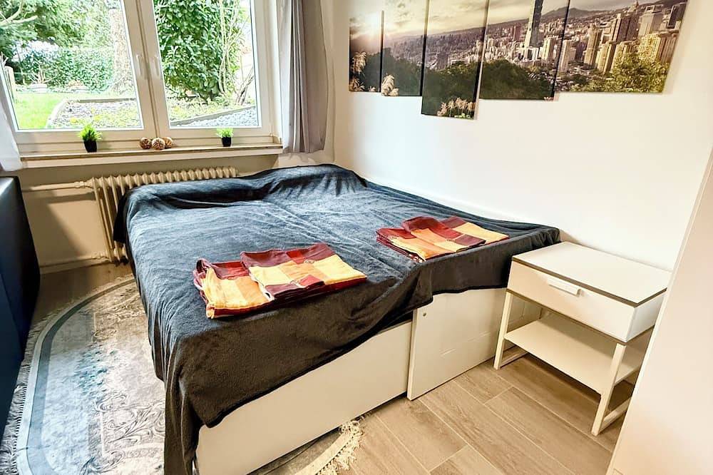 Entire apartment, Cozy apartment with a view of the countryside near the trade fair in Meerbusch, Lower Rhine