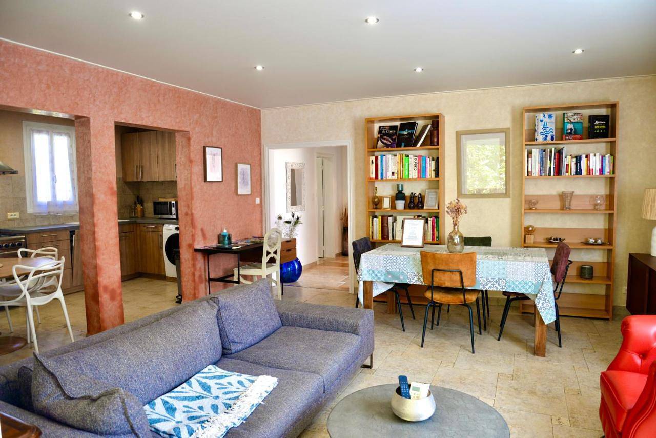 Two-Bedroom Deluxe Apartment with Balcony in Saint-Florent, Région de Calvi