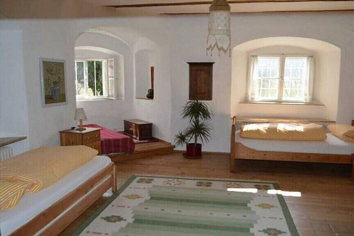 Ferienhaus für 30 Personen, mit Balkon und Sauna in Walting - 2