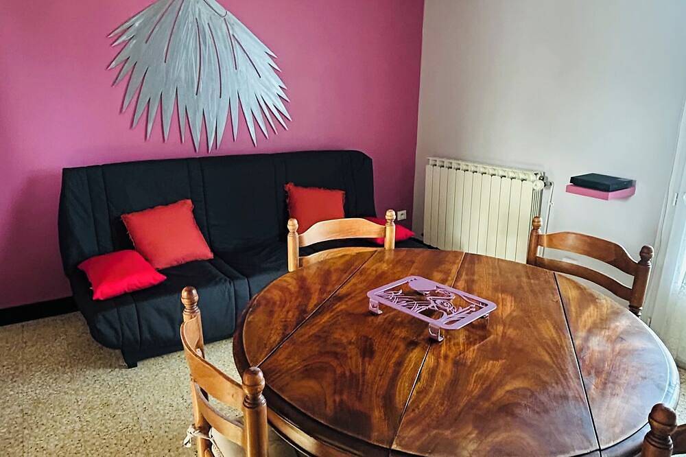 Welcome to Nana's in Barjac, Región de Alès