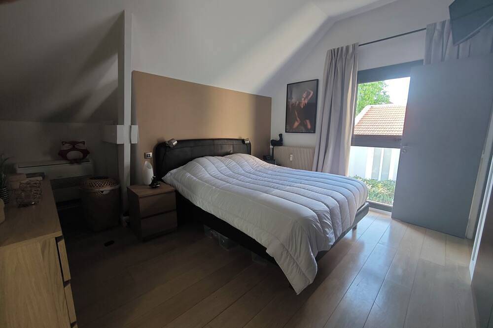 Entire apartment, Superb 187m² loft near Paris - Sleeps 6 - Perfect for creating memories in Colombes, Hauts-de-Seine