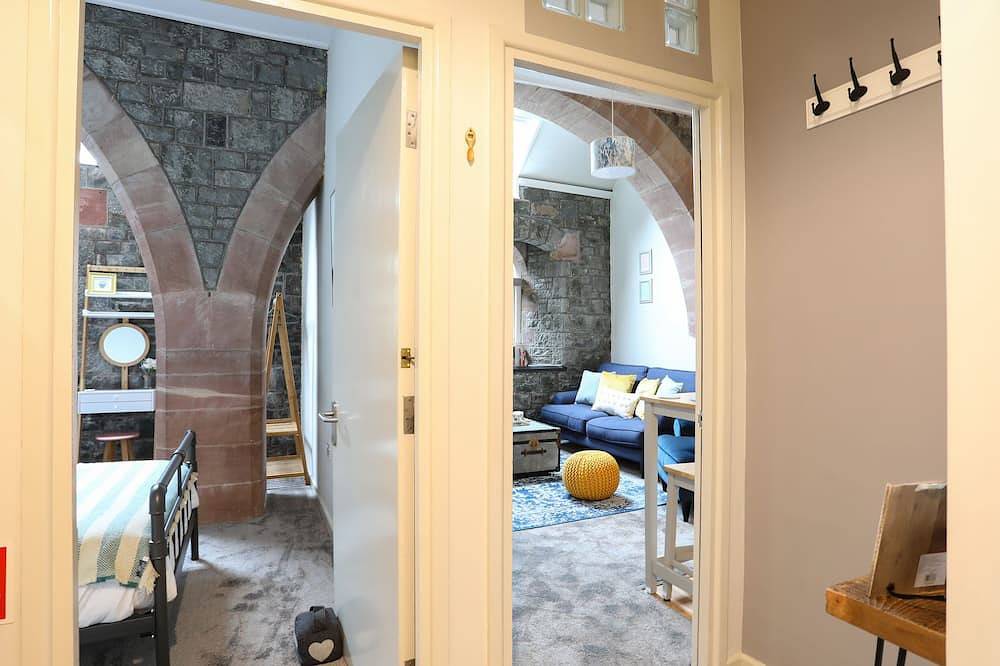 Dinlle, country holiday cottage in Criccieth in Criccieth, Gwynedd