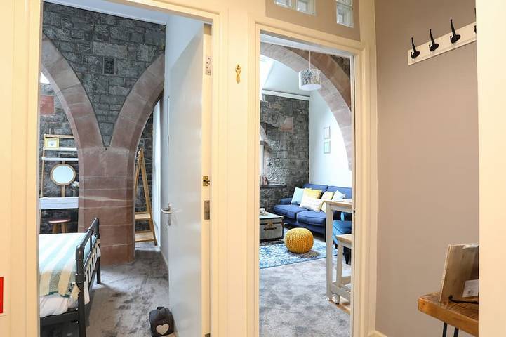 Dinlle, country holiday cottage in Criccieth in Criccieth, Gwynedd
