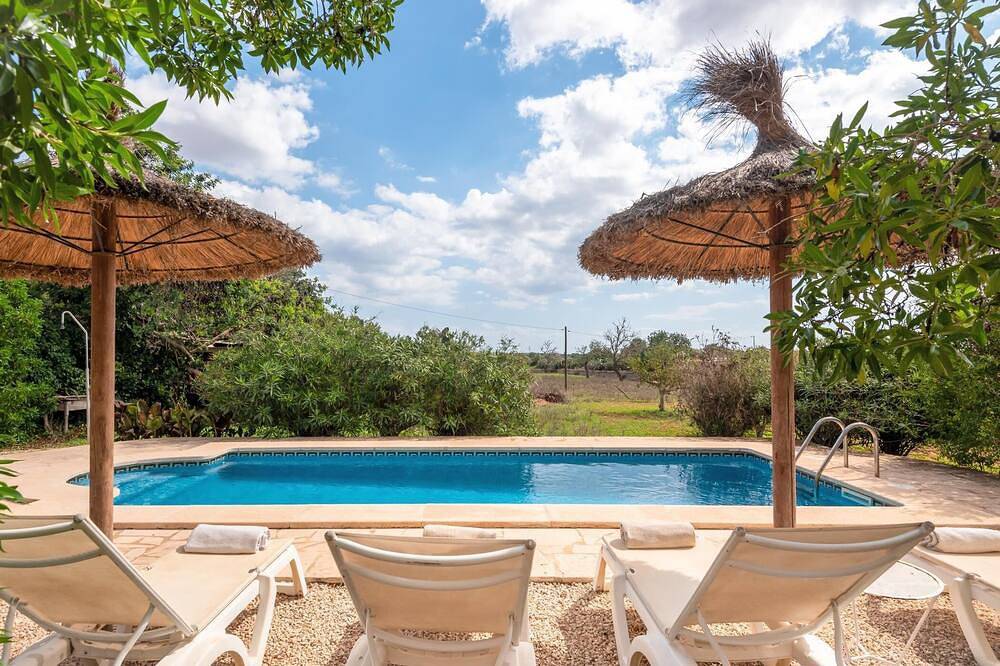 Can Cusina. Charming House With Swimming Pool in Es Llombards, Santanyí