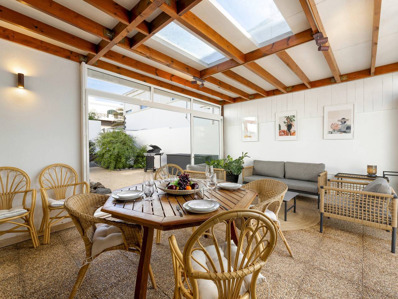 Villa moderna en Tahíche con piscina y aparcamiento in Tahiche, Teguise