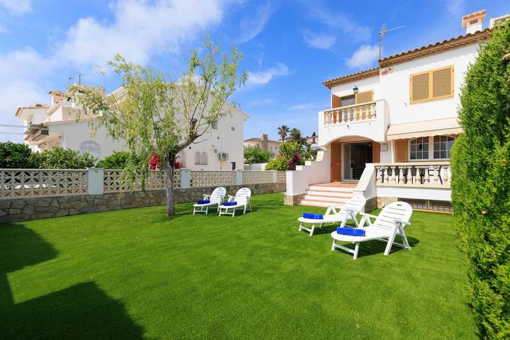 Ferienhaus für 7 Personen, mit Terrasse und Garten in Miami Platja