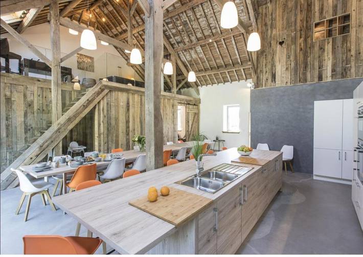 Location de vacances pour 9 personnes, avec jardin ainsi que jacuzzi et sauna, adapté aux familles à Léglise