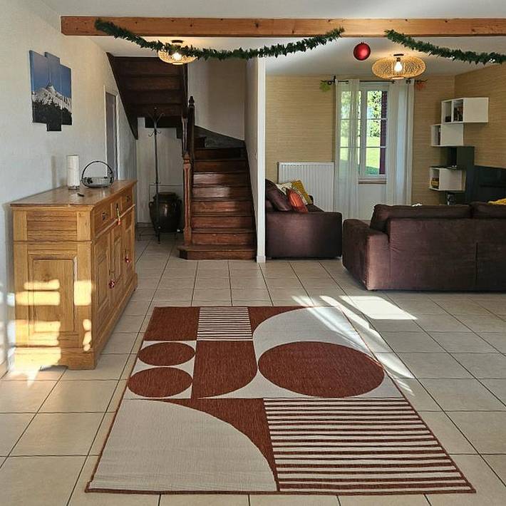 Gîte pour 8 personnes, avec jardin à Tauves - 4