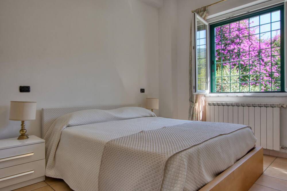 2 bedroom gorgeous home in Lavagna in Lavagna, Lavagna Gemeinde