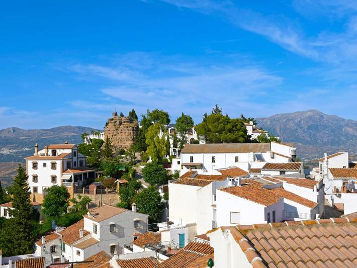 Mit Terrasse in Comares, Cordillera Penibética