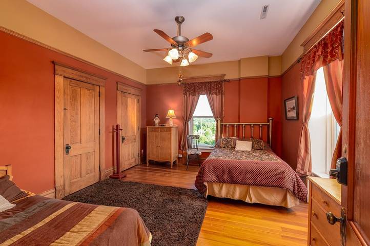 Vacation rental for 22 people, with terrace, with pets in Iowa
