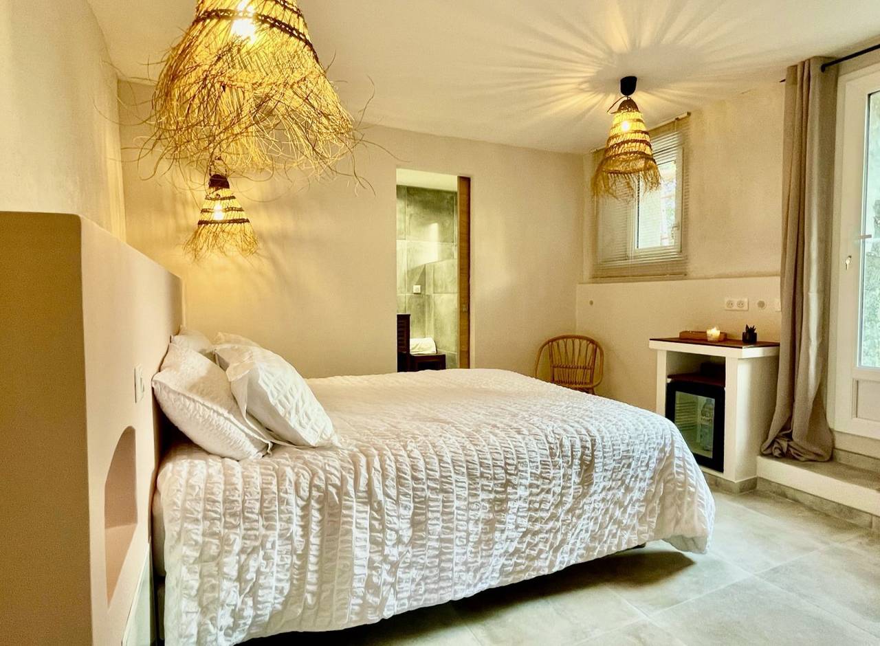 Chambre d'hôtes de charme La Parenthèse du Var - Chambre La discrète in Saint-Antonin-du-Var, Région de Brignoles