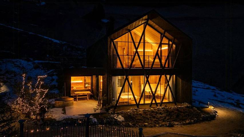 Location de vacances pour 5 personnes, avec jardin et piscine ainsi que terrasse et jacuzzi dans Anterselva Di Mezzo