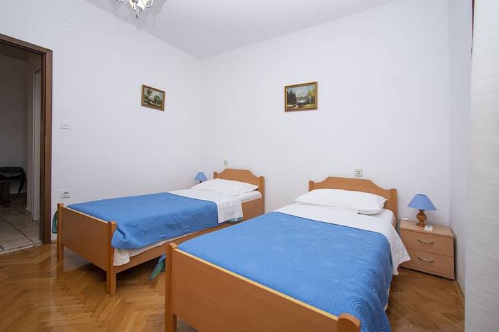 Ganze Wohnung, Apartment Monika - Drei Schlafzimmer Apartment mit Terrasse in Brodarica, Šibenik-Knin