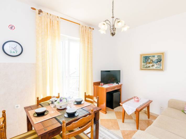 Ferienwohnung für 4 Personen, mit Garten und Pool sowie Balkon, kinderfreundlich in Dubrovnik - 2
