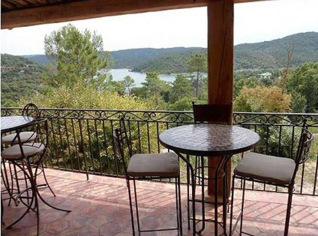 Maison d’hôte pour 2 personnes, avec vue sur le lac et terrasse ainsi que jardin et vue, animaux acceptés