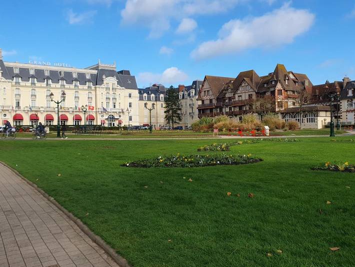 Gîte pour 3 personnes, avec vue dans Grand Casino de Cabourg - 2