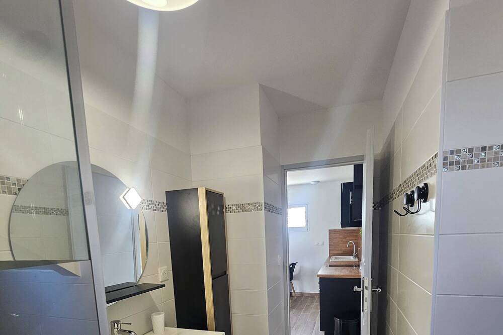 T2 neuf 36 m² avec jardin, barbecue et parking privé. Calme proche garrigue. in Aigues-Vives, Côte méditerranéenne (France)