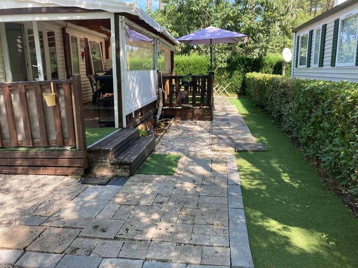 Location de vacances pour 6 personnes, avec bassin pour enfant et piscine ainsi que vue et jardin à Bias - 2