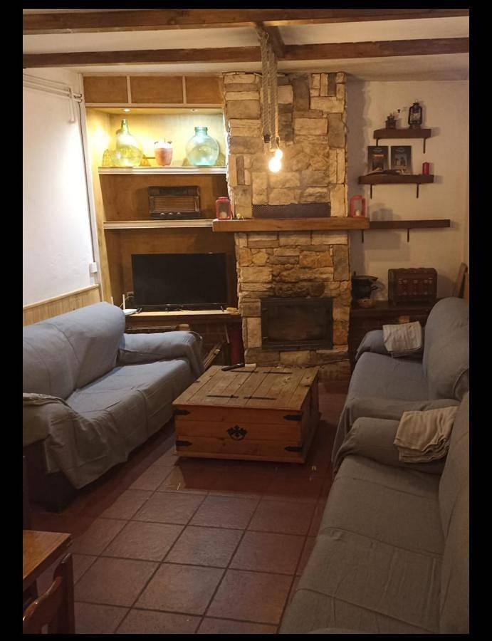 Casa rural para 14 personas, con vistas y jardín en Carcelén