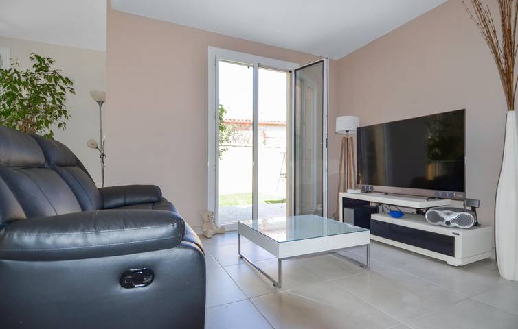 Acogedor apartamento con piscina y aire acondicionado cerca de St. Gervasy in Marguerittes, Region de Nimes