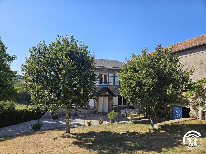 Gîte pour 6 personnes, avec terrasse et piscine, animaux acceptés - 1