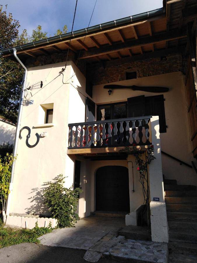 Appartement entier, Gîte L'hélice in Douvres (Ain), Belley