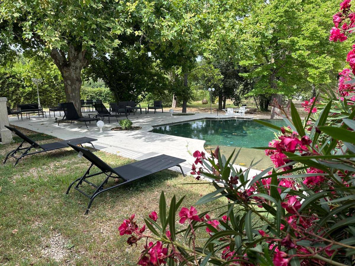 Bastide Du Defends in Pertuis, Parc naturel régional du Luberon