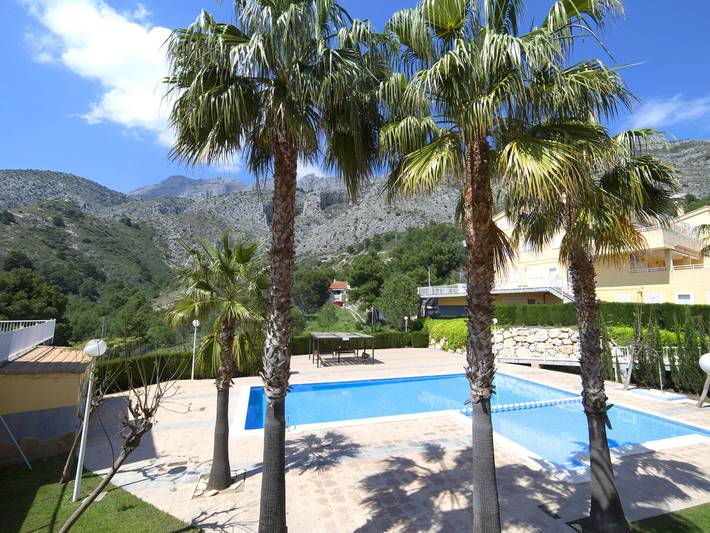 Location de vacances pour 6 personnes, avec bassin pour enfant ainsi que jardin et balcon à Altea